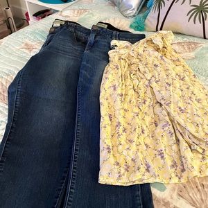 Democracy Ab Technology Jeans and Chaps Spring Top